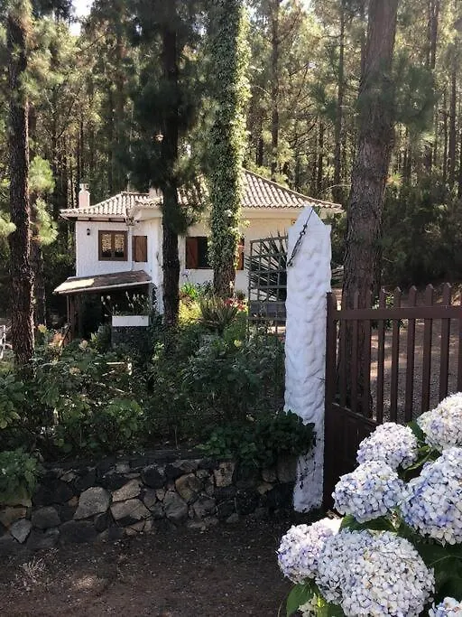 בית נופש הוילה איקוד דה לוס וינוס Floral Garden House