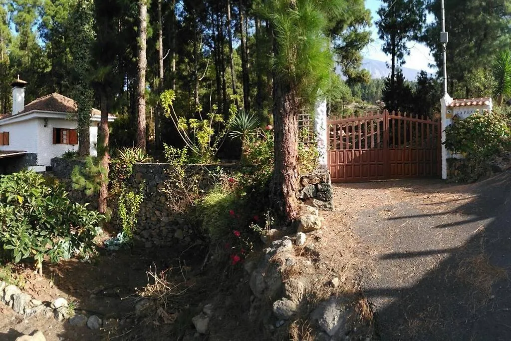 בית נופש הוילה איקוד דה לוס וינוס Floral Garden House